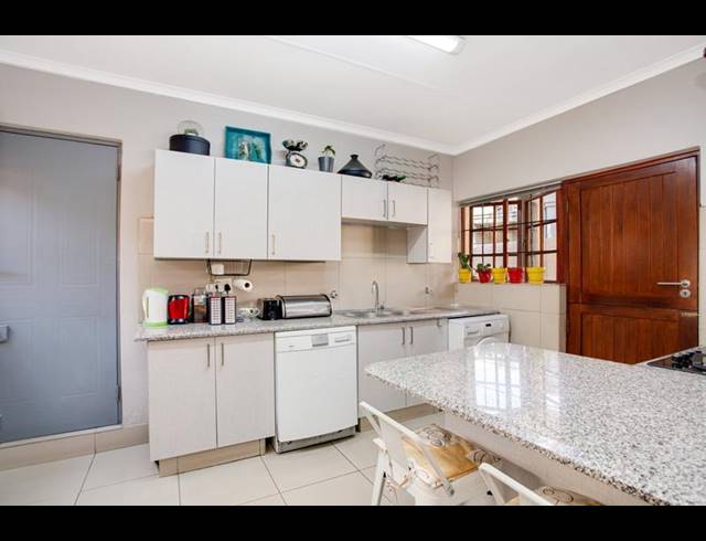 3 BEDROOM PROPERTY TO RENT IN DOUGLASDALE